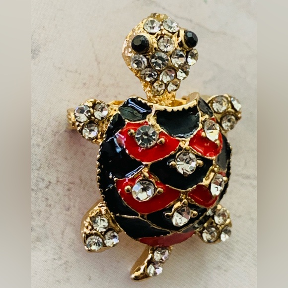 Black and Red Turtle Rhinestone Brooch - Picture 4 of 4